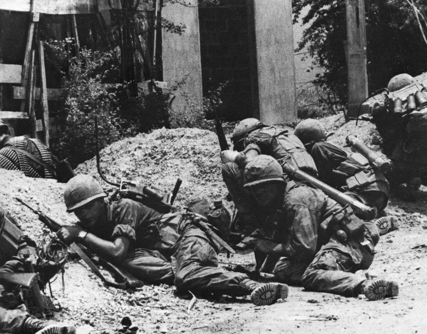 A 9. amerikai gyaloghadosztály katonái Cholonban