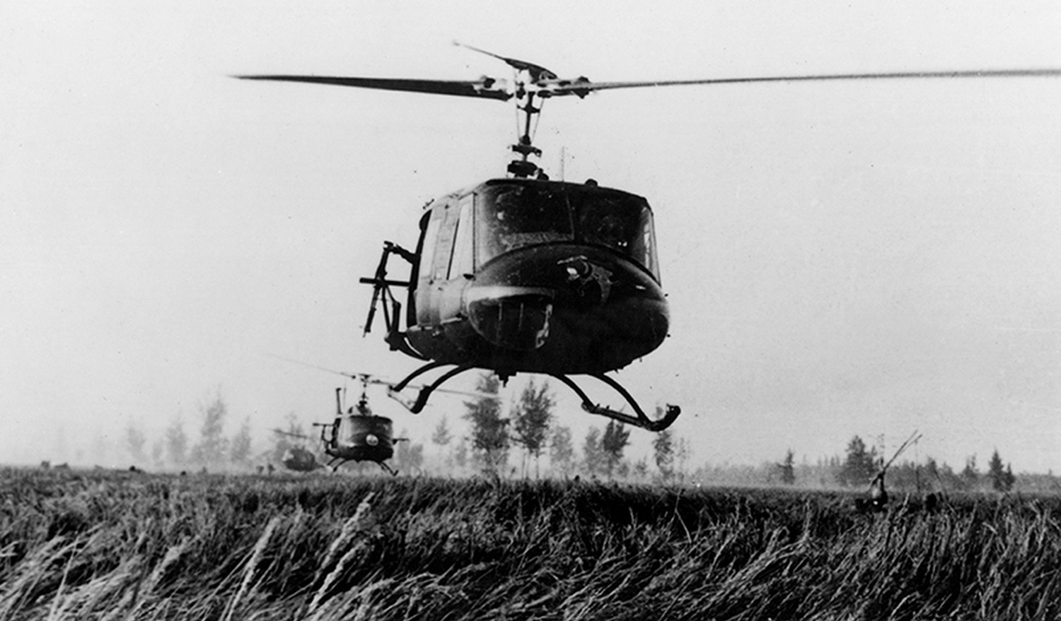 choppers_land_at_my_lai_01.jpg