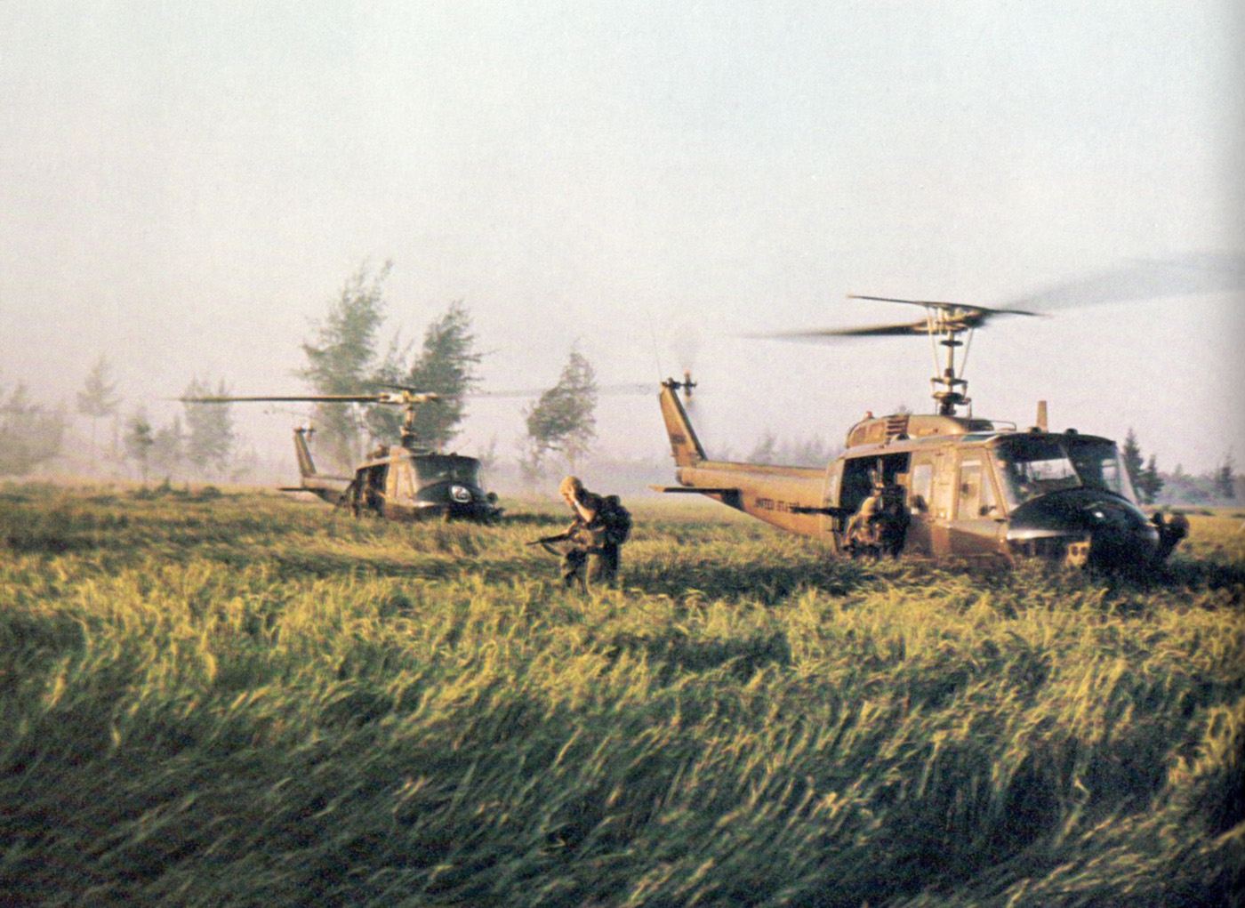 choppers_land_at_my_lai_02.jpg
