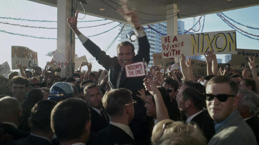 nixon_on_campaign.jpg