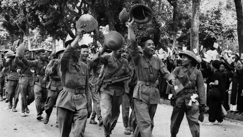 viet_minh_troops_back_in_hanoi.jpg