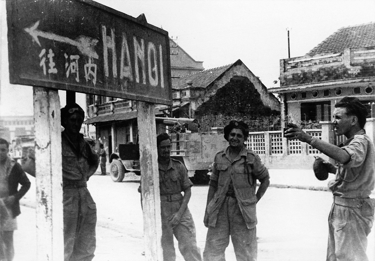 french_troops_en_route_to_hanoi_1946.jpg