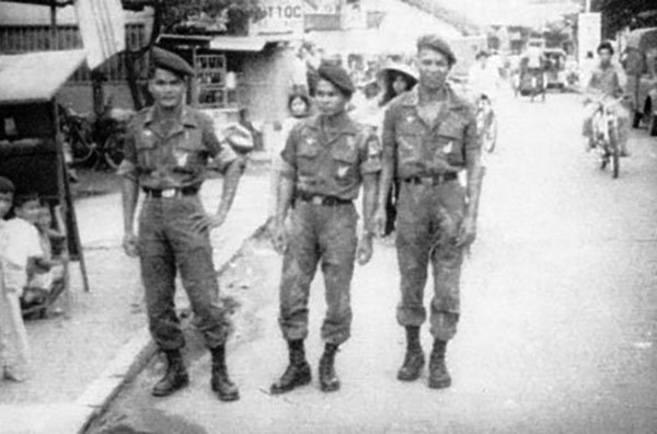 arvn_soldiers_going_out_bien_hoa.jpg