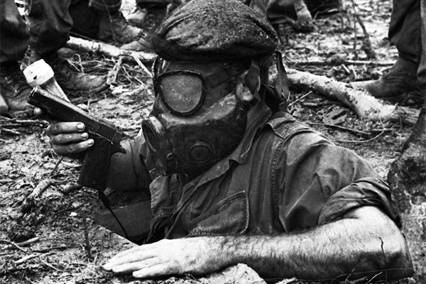 tunnel_rat_in_gas_mask.jpg