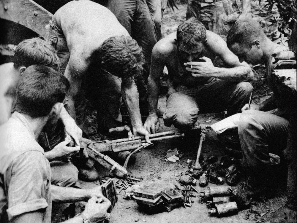 tunnel_rats_with_spoils_of_war_25th_inf.jpg