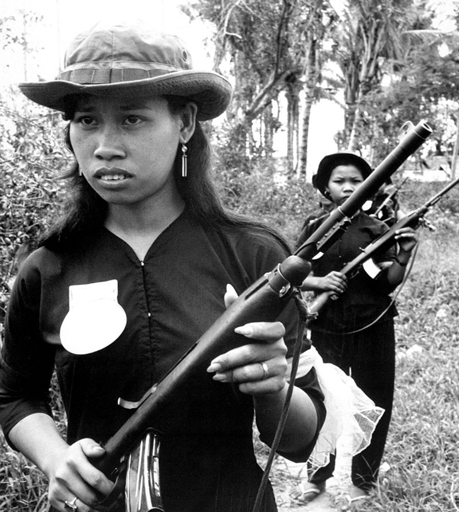 A dél-vietnámi népi erők tagjai őrjáraton