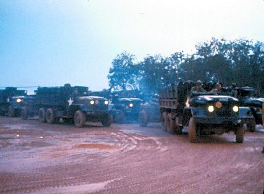 convoy_leaving_long_binh_to_phuoc_vinh_dawn.jpg