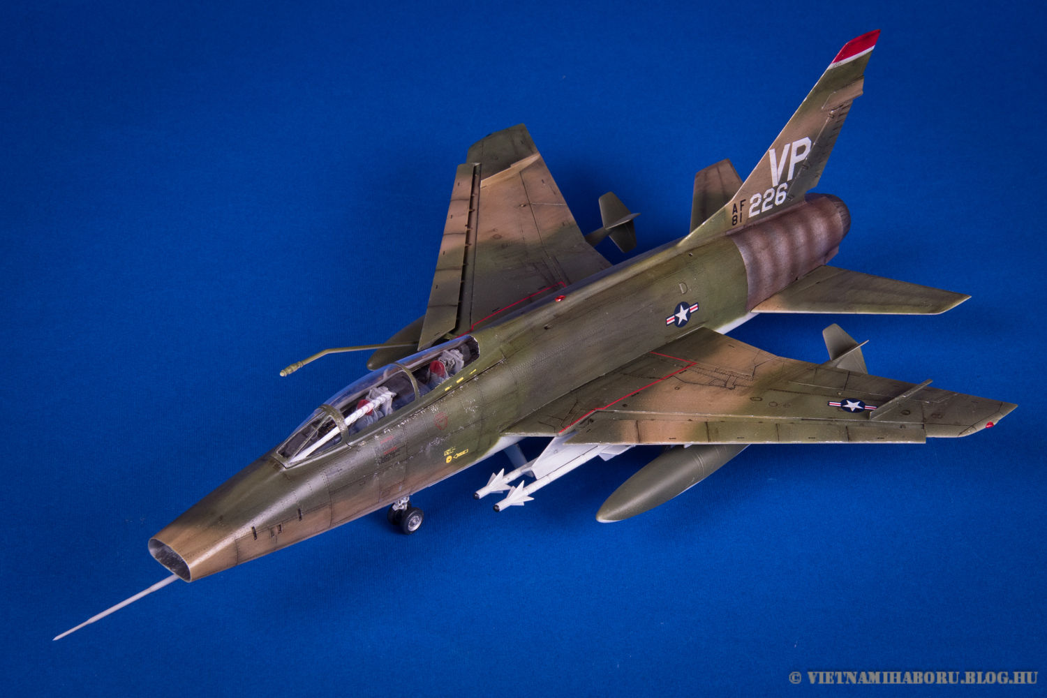 f-100_vietblog_havasi_mate_01.jpg