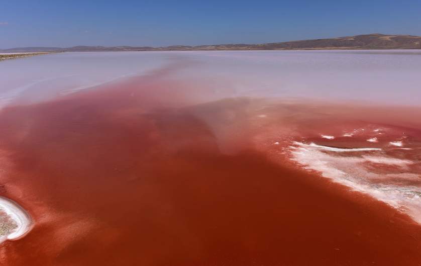 aksaray-red-lake.jpg