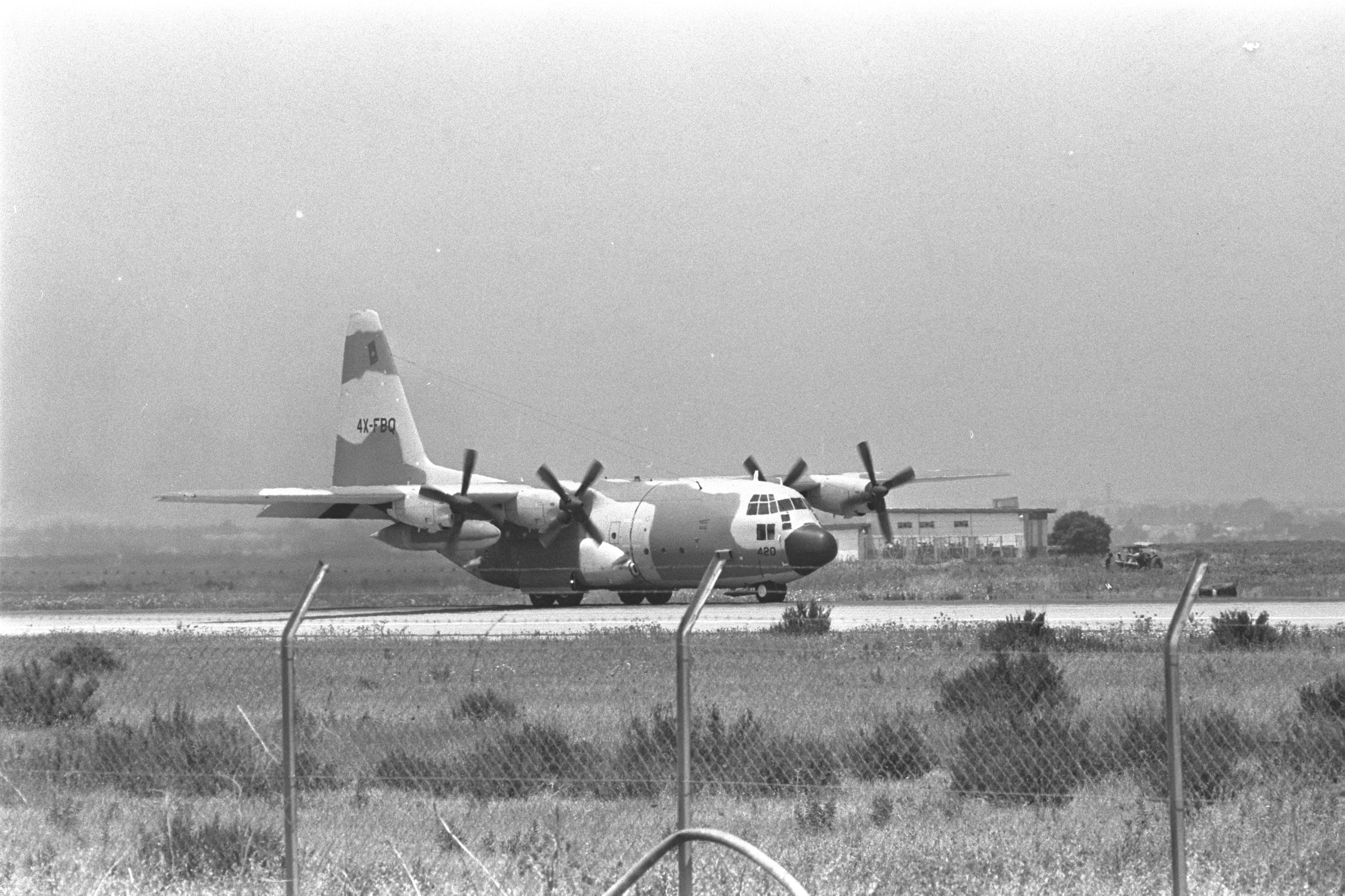 flickr_government_press_office_gpo_rescue_plane_lands.jpg