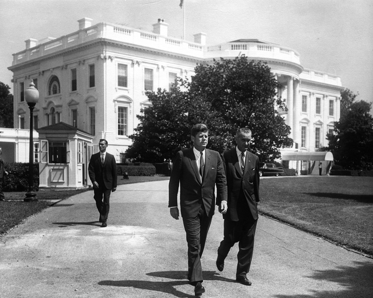 president_kennedy_and_vice_president_johnson_prior_to_ceremony.jpg