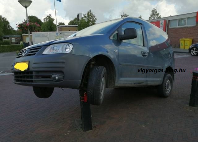 20201102_04_jol_sikerult_parkolas.jpg
