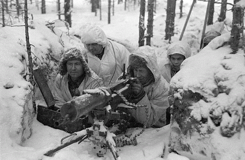 1024px-a_finnish_maxim_m-32_machine_gun_nest_during_the_winter_war_1.gif