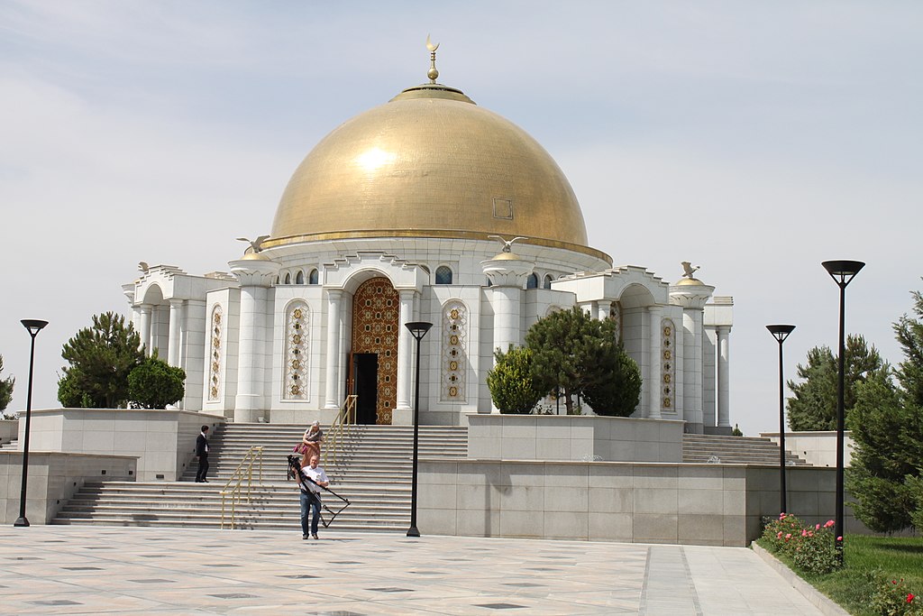 1024px-ashgabat_mosque_img_5671_25506384864.jpg