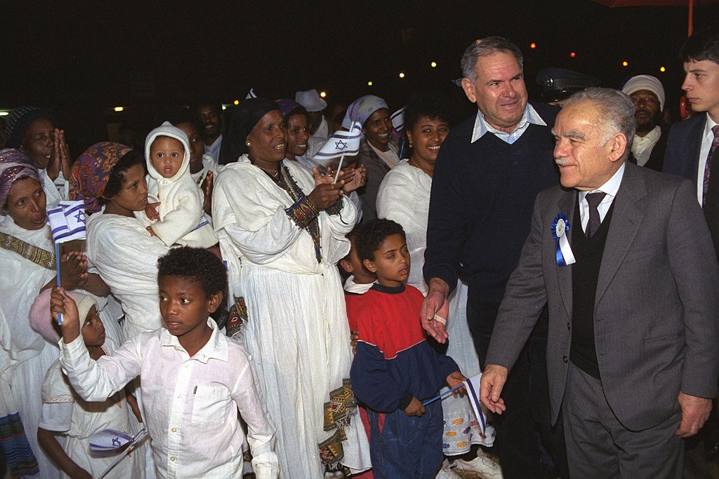 1024px-flickr_government_press_office_gpo_pm_yitzhak_shamir_greets_new_immigrants_from_ethiopia.jpg