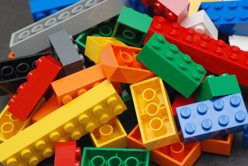 1024px-lego_color_bricks.jpg