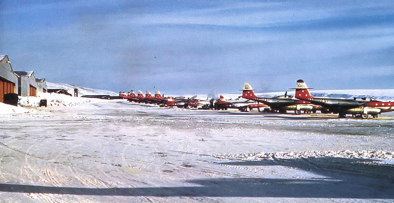 1280px-74th_fighter-interceptor_squadron_f-89s_thule_1955.jpg