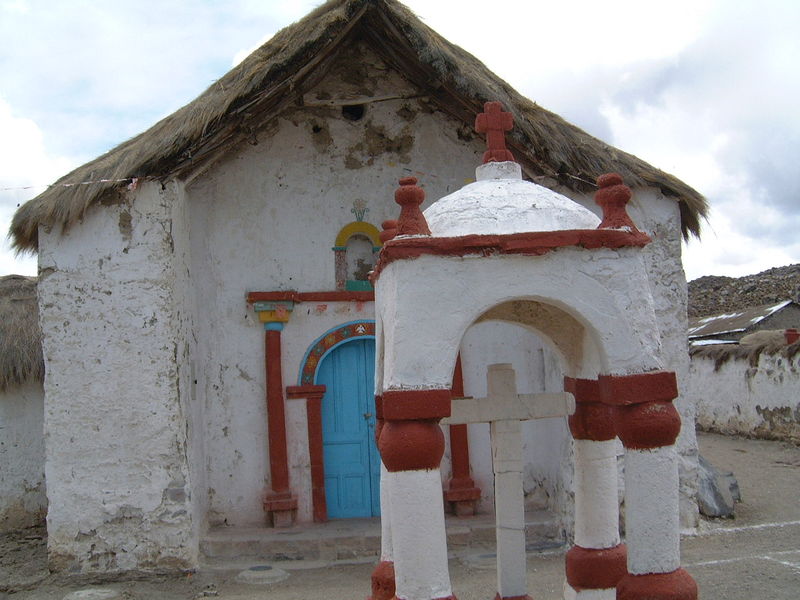 800px-2005_11_12_21_iglesia_parinacota_chile.jpg