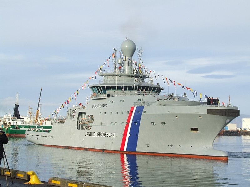 800px-2_arrival_of_thor_icelandic_coast_guard_2011-10-27_reykjavik_2.jpg