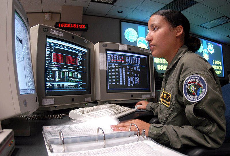 800px-2_sops_space_systems_operator_040205-f-0000c-001.jpg