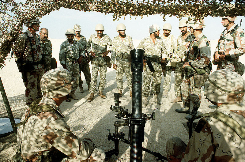 800px-a_member_of_the_1st_battalion_325th_airborne_infantry_regiment_explains_the_m252_81mm_mortar_to_saudi_arabian_national_guardsmen.jpg