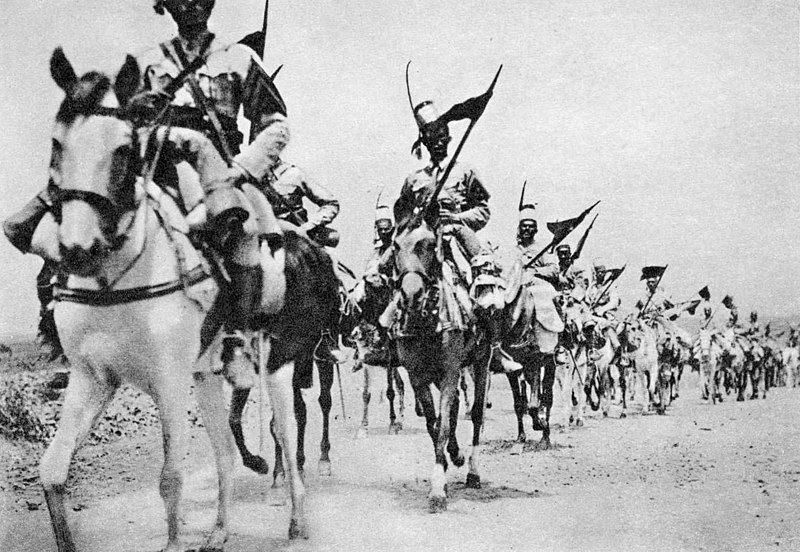 800px-ao-etiopia-1936-h-cavalleria-indigena-verso-addis-abeba.jpg