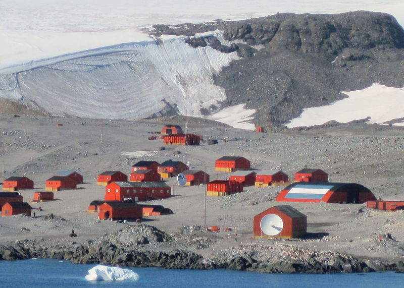 800px-argentineantarcticesperanza.jpg