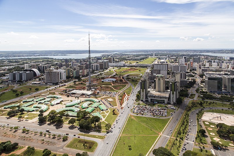 800px-brasilia_aerea_eixo_monumental.jpg