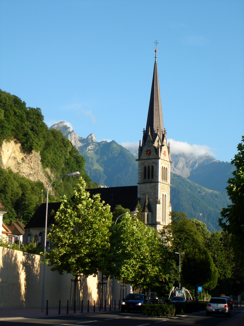 800px-church_vaduz.png