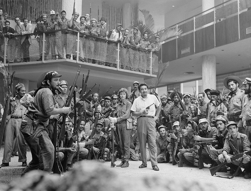 800px-cuban_rebel_soldiers_in_the_habana_hilton_foyer_january_1959.jpg