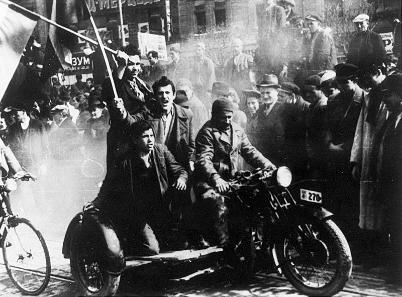 800px-demonstracije_u_beogradu_27_marta_1941.jpg