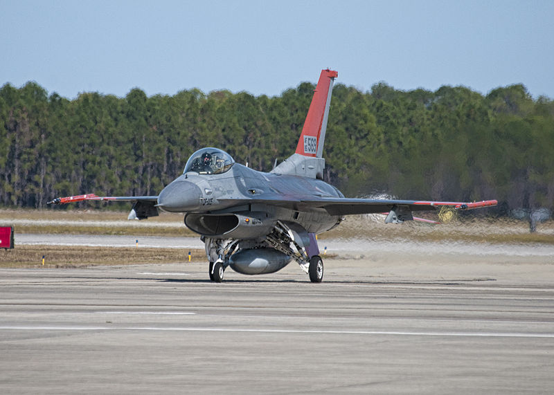 800px-first_qf-16_target_aircraft_arrives_at_tyndall_afb_2012.jpg