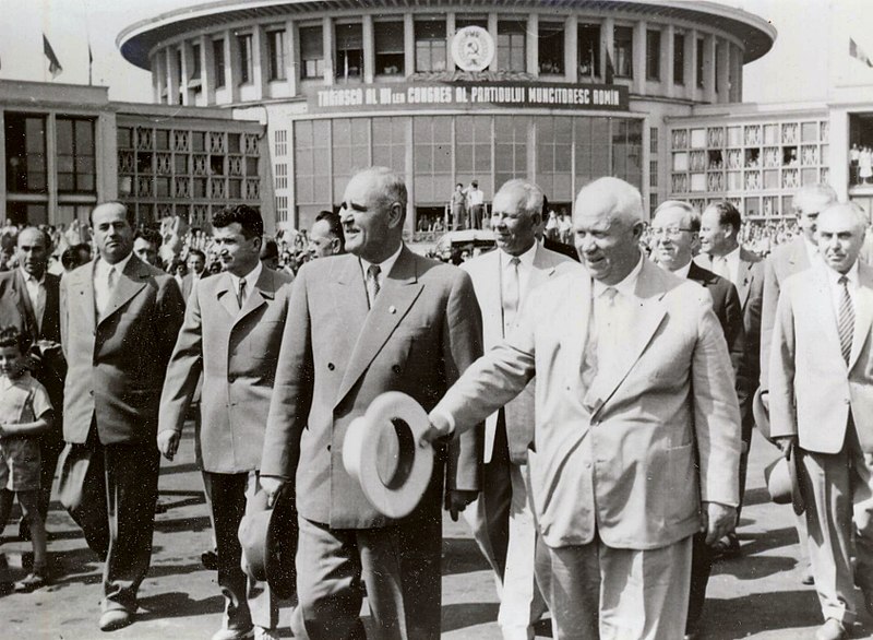 800px-gheorghiu-dej_khrushchev_at_bucharest_s_baneasa_airport_june_1960.jpg