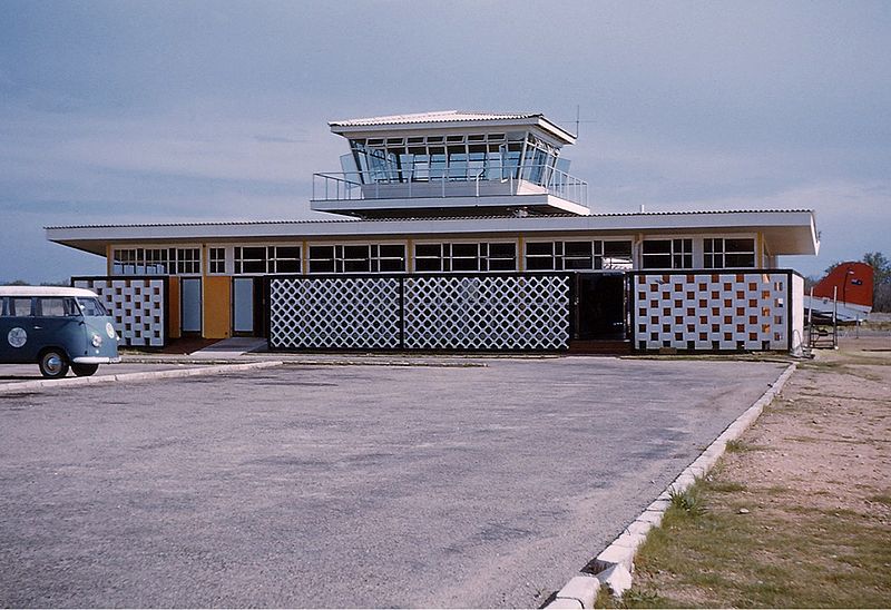 800px-kariba_airport_1959_robbins-1.jpg