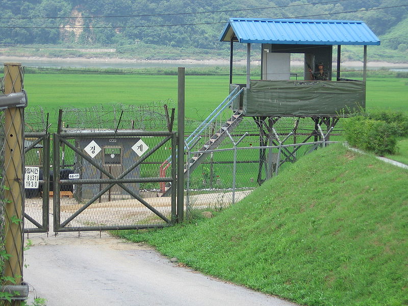 800px-korea_dmz_sentry.jpg