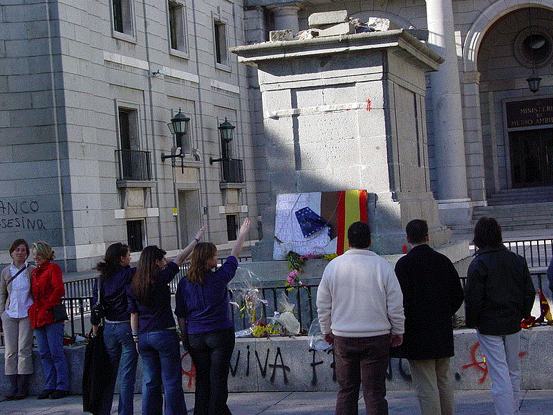 800px-monument_a_franco_a_madrid012.gif