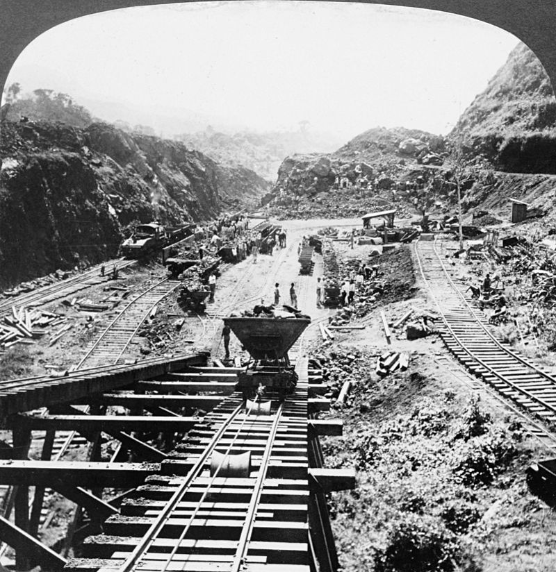 800px-panama_canal_under_construction_1907.jpg