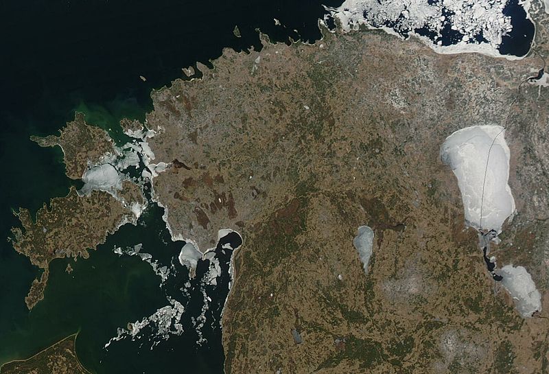 800px-satellite_image_of_estonia_in_april_2004.jpg