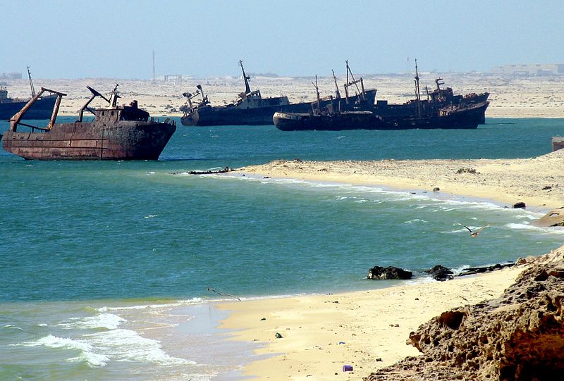 800px-ships_graveyard_nouadhibou_mauritania-2.jpg
