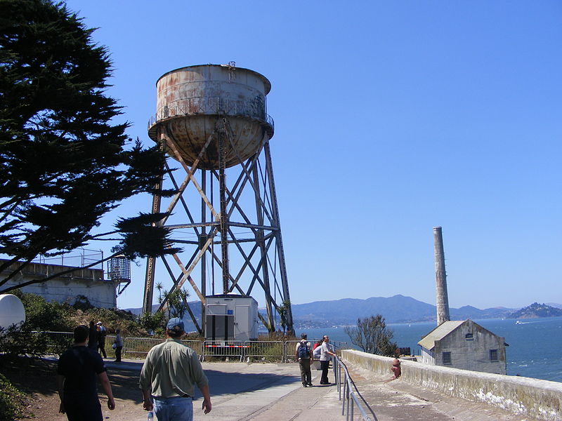 800px-the_water_tower_alactraz.jpg