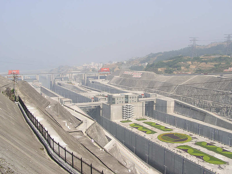 800px-three_gorges_dam_locks_view_from_vantage_point.jpg