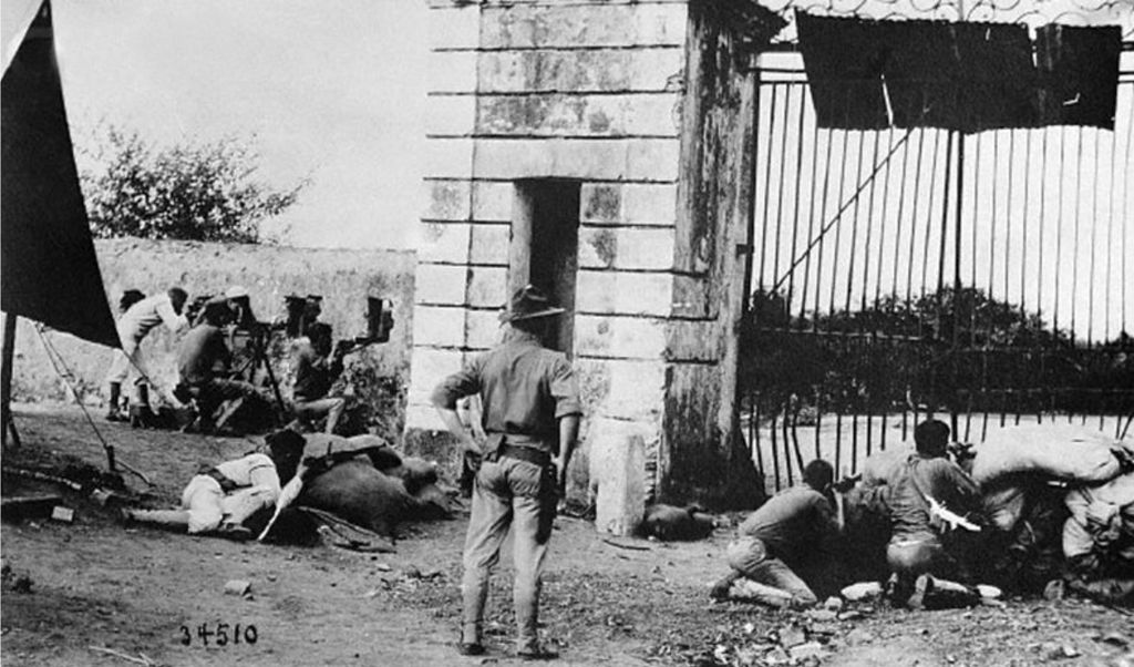 american_marines_in_1915_defending_the_entrance_gate_in_cap-haitian_34510.jpg