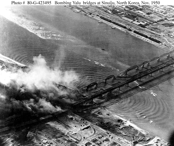 bombing_of_yalu_river_bridges_at_sinuiju_dandong_nov_1950.jpg
