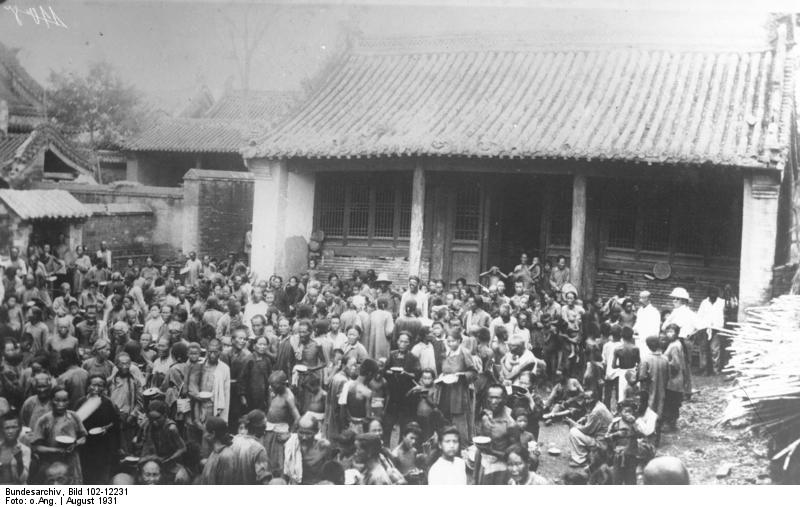 bundesarchiv_bild_102-12231_china_uberschwemmungsopfer.jpg