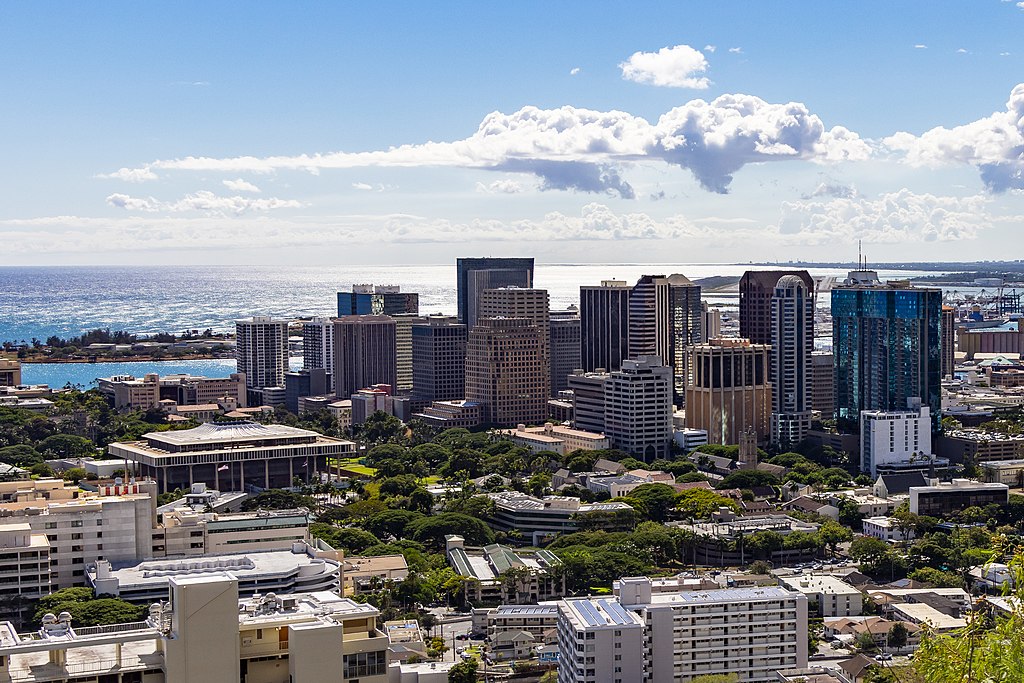 downtown_honolulu_from_p_owaina_punchbowl_crater.jpg