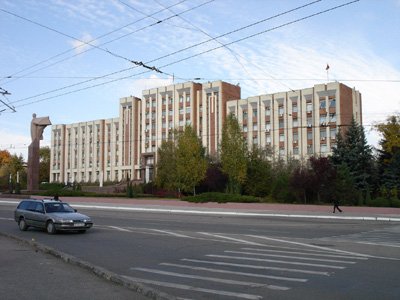 government_building_tiraspol_02.jpg