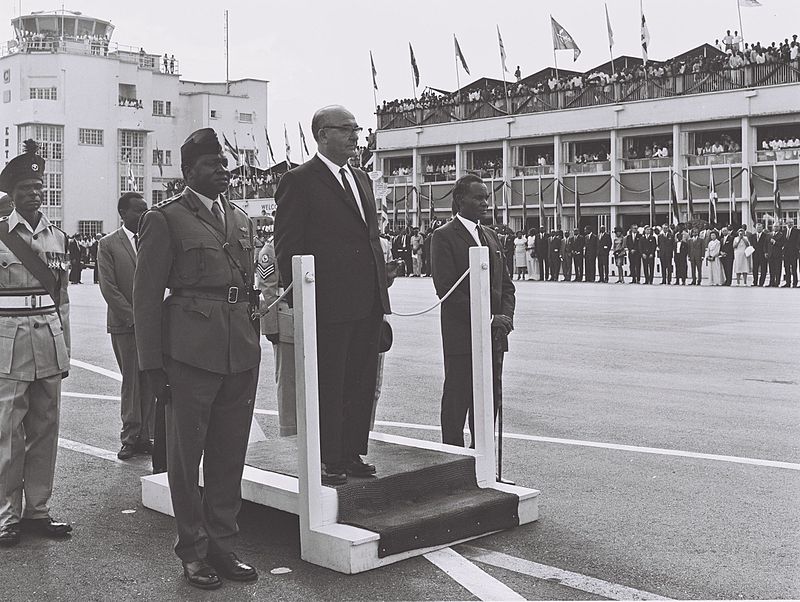 idi_amin_levi_eshkol_entebbe_1966-06-12.jpg