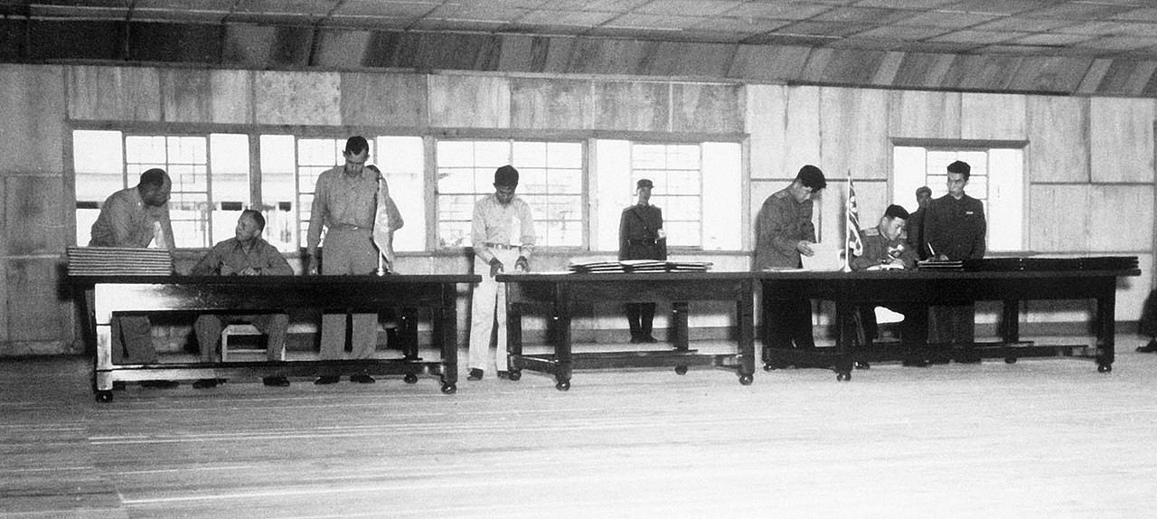 korean_war_armistice_agreement_1953.jpg