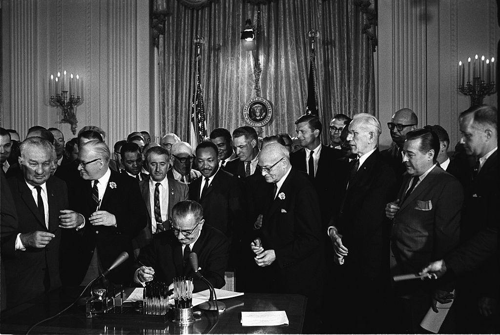 lyndon_johnson_signing_civil_rights_act_july_2_1964.jpg