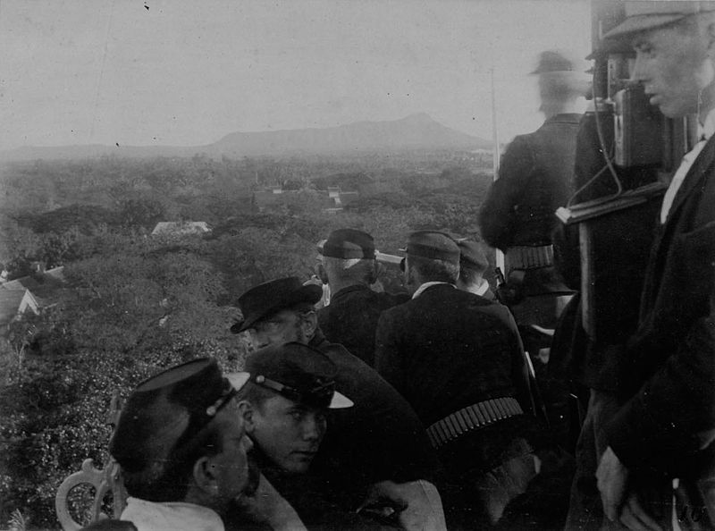 revolution_of_1895_watching_the_battle_of_kamoiliili_from_the_tower_of_the_executive_building_pp-53-3-004.jpg